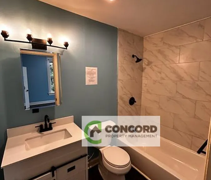 1007 W Market St #D — Photo 12