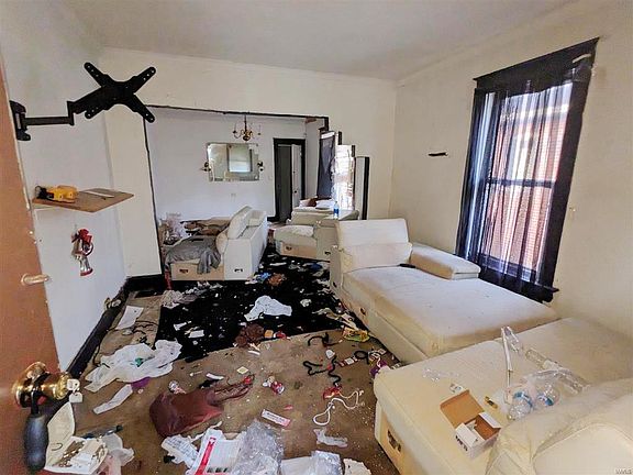 3rd image of 556 Wimmer Pl