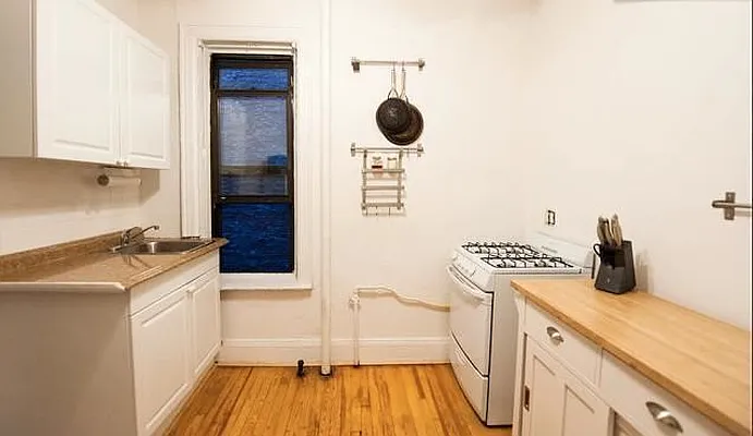 Rented by Veracity NYC LLC | media 47