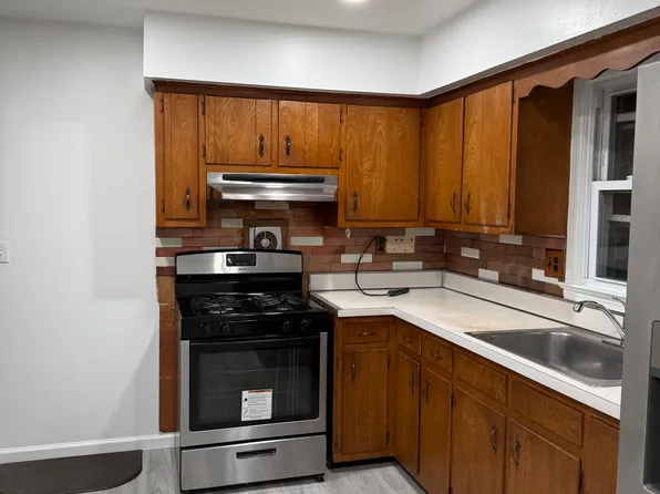 834 Nelson Pl, Piscataway, NJ 08854