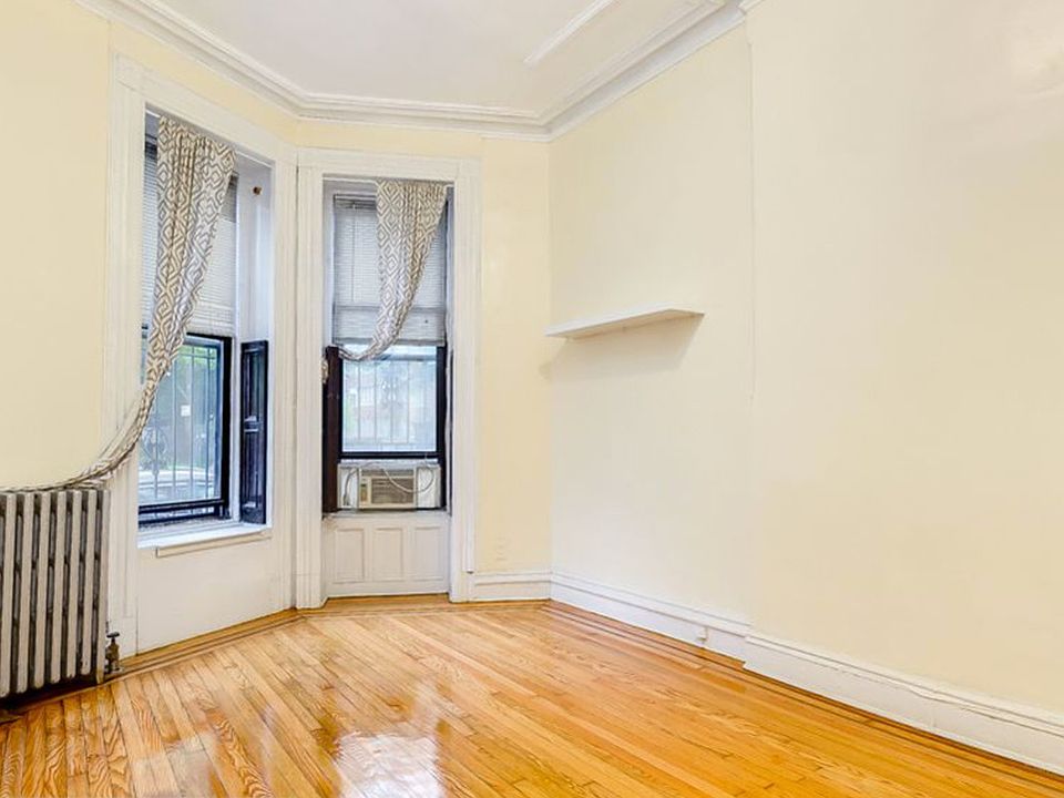 1st image of 350 Lafayette Ave APT 2