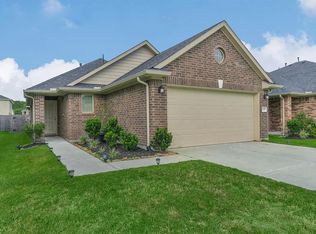 5127 Bay Ln, Bacliff, TX 77518