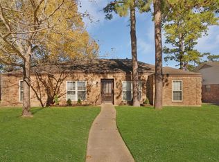 1030 Creekmont Dr, Houston, TX 77091