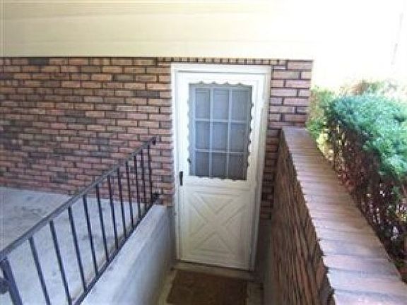 3rd image of 1334 Lindenwood Dr