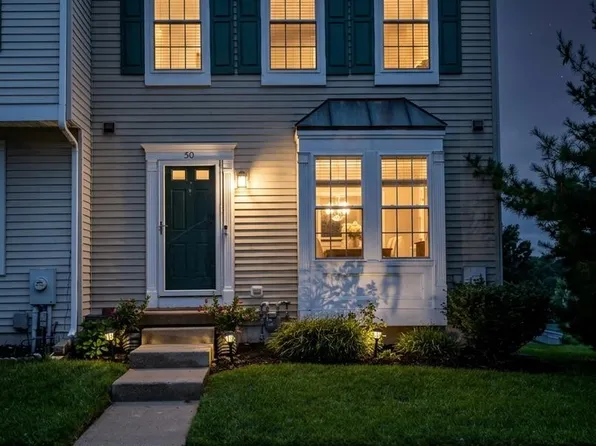 50 Pebble Ln, Blackwood, NJ 08012