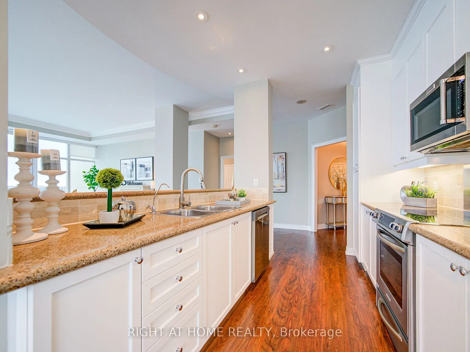 2 bed, $4,600 — Photo 4