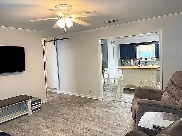 4 bed, 1316 sqft, $1,850 — Photo 4