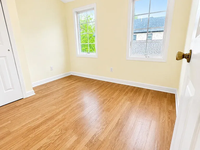 60 Jackson Ave #2 — Photo 6