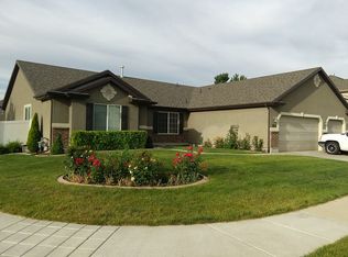 825 Somerset Dr, North Salt Lake, UT 84054