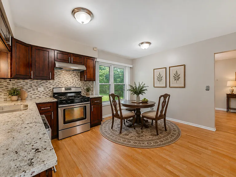 601 Willington Dr — Photo 5