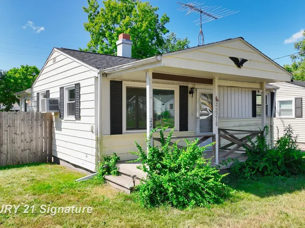 2210 Williamson Ave, Burton, MI 48529