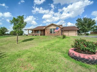 10248 N 2140th Rd, Foss, OK 73647