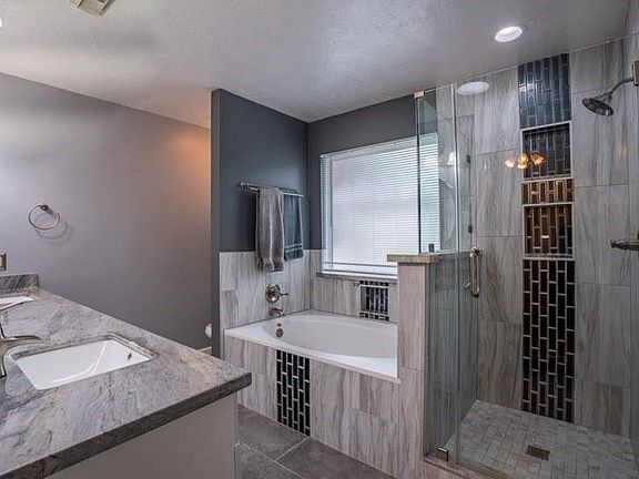 4th image of 9209 Mahan Dr
