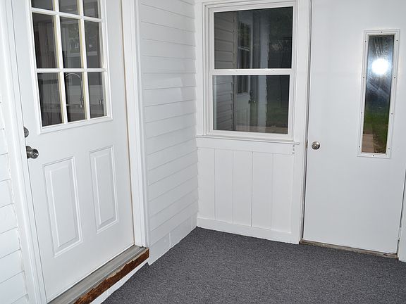 4th image of 3830 Balsam Ave NE