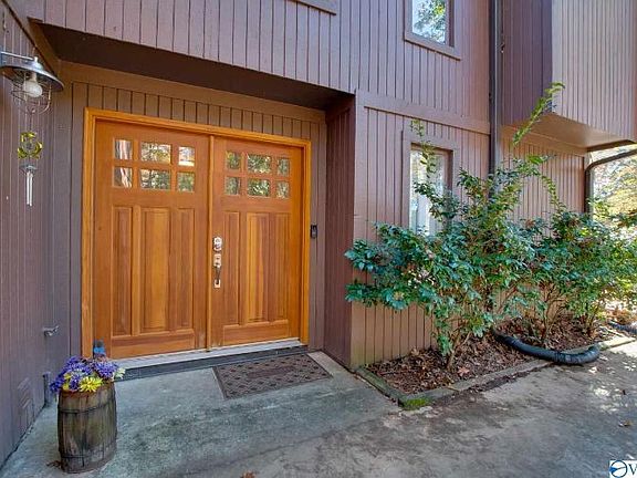 2nd image of 10105 Bluff Dr SE