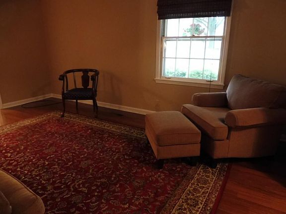 3rd image of 405 Coralwood Dr