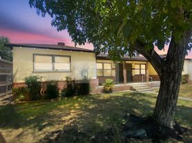 2421 Glendale Ave, Modesto, CA