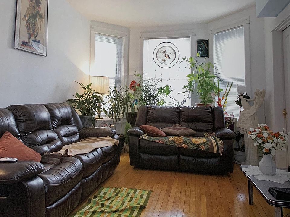 1st image of 4921 N Damen Ave APT 2