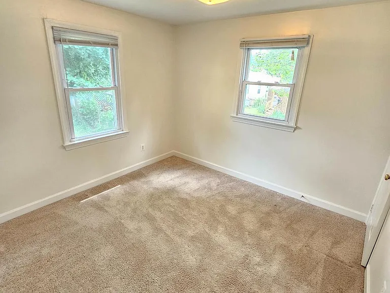603 Pinewood Rd — Photo 17