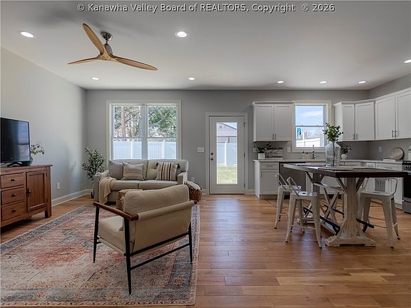 4th image of 41 Jordon Dr