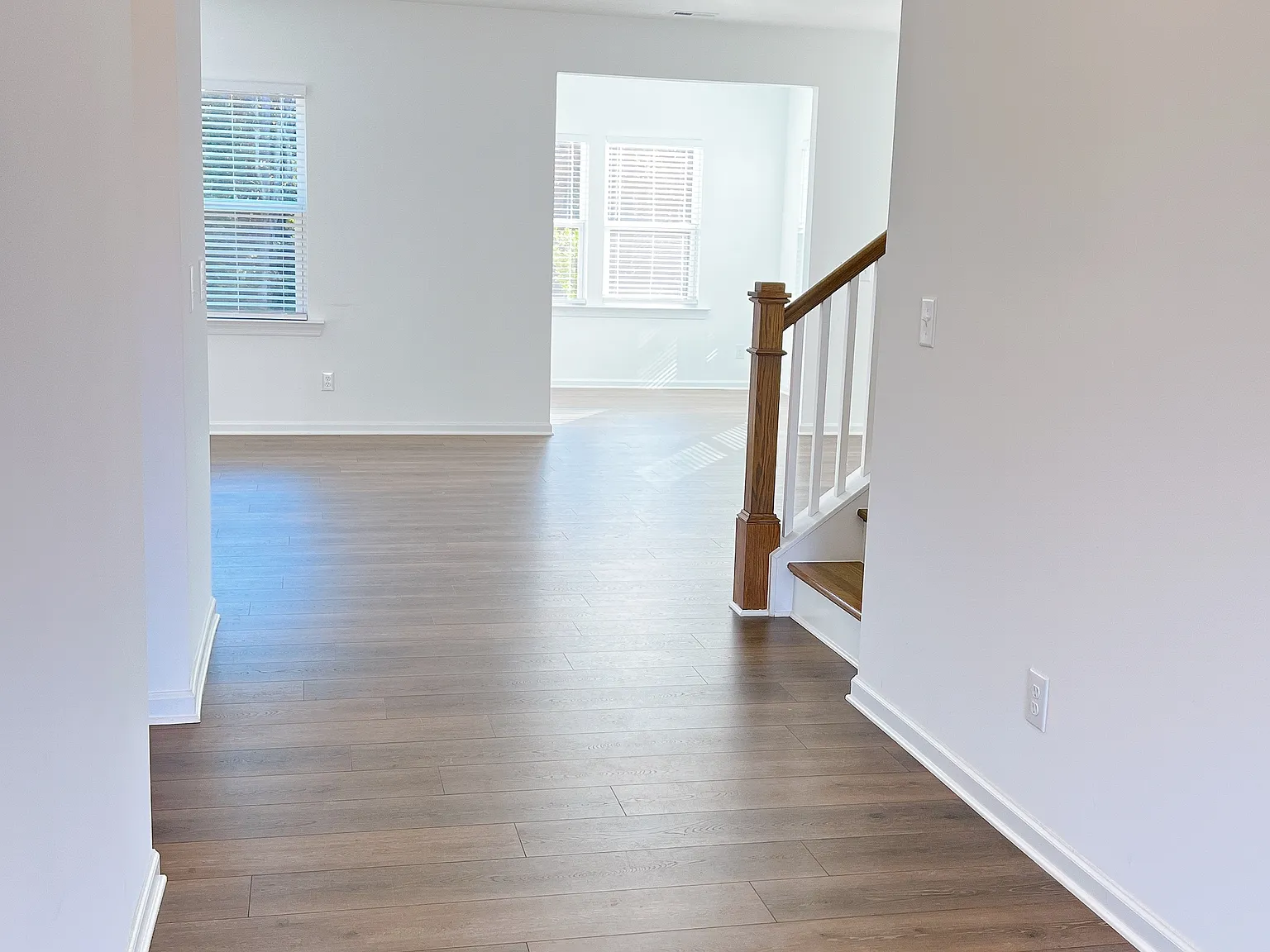 4 bed, 2618 sqft, $2,565 — Photo 2