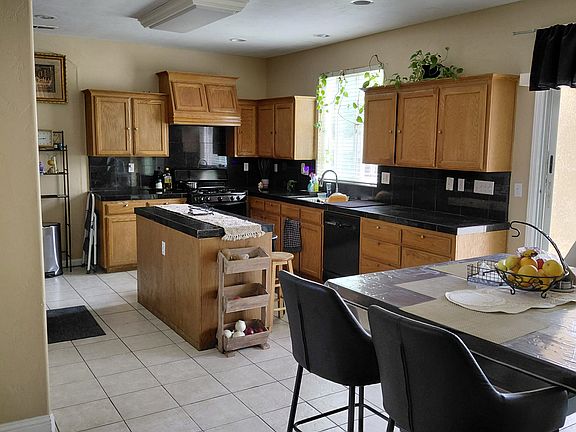 5th image of 2106 S Larkin Ave #B