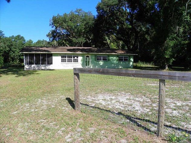 1st image of 10400 NW 115th Ave
