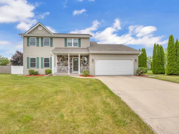 121 North White Oak WAY, Saukville, WI 53080