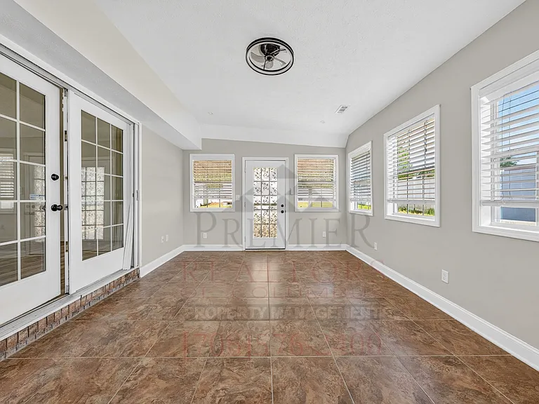 4261 Valley Crest Dr — Photo 19
