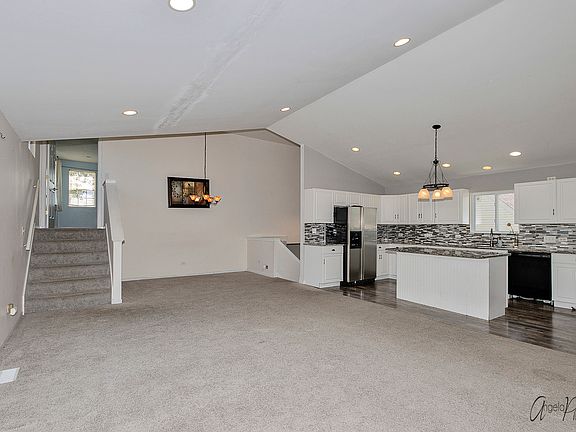 5th image of 114 Forest Glen Dr