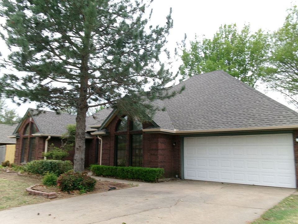 1st image of 2804 NE Scottsdale Cir