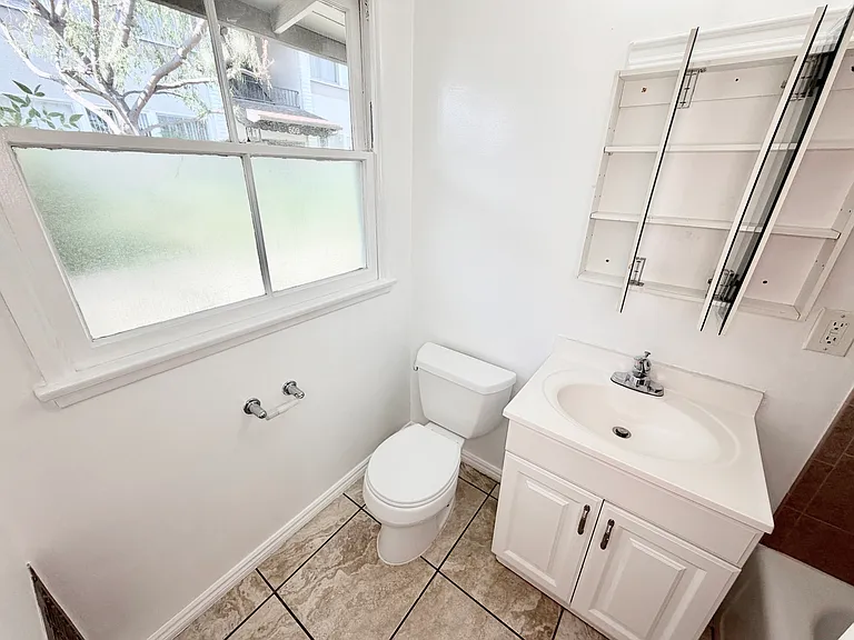 615 Linwood Ave — Photo 27