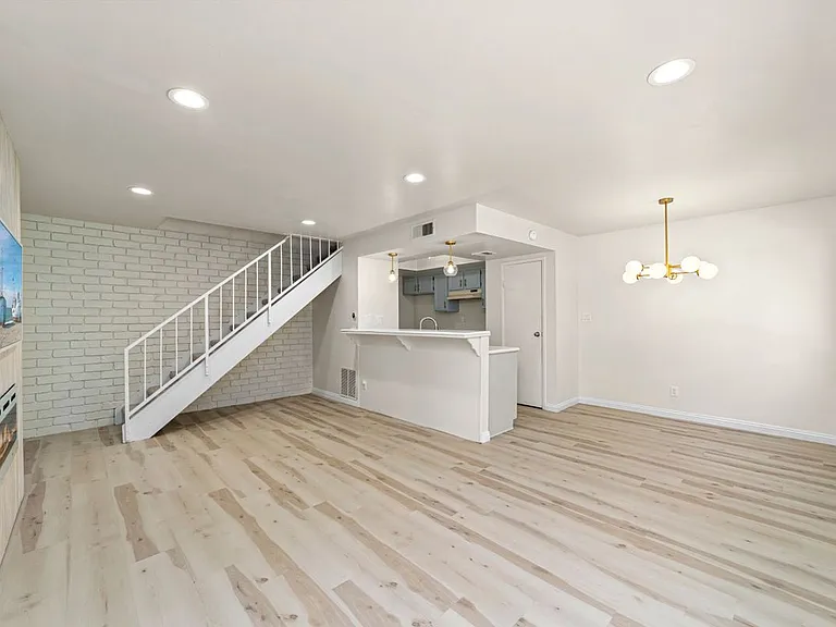 2438 Pepper St — Photo 23
