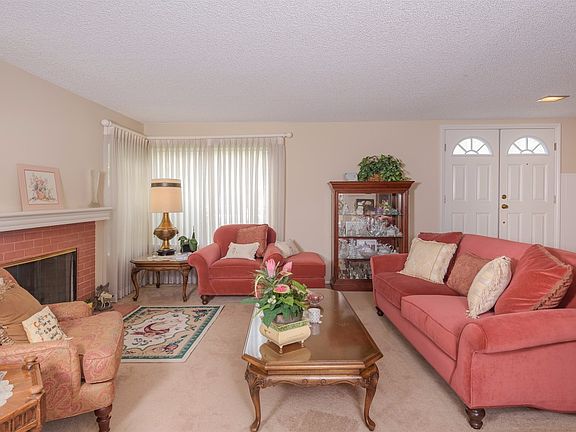 5th image of 22708 Stagg St