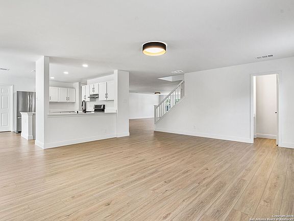 3rd image of 11126 Cedar Park