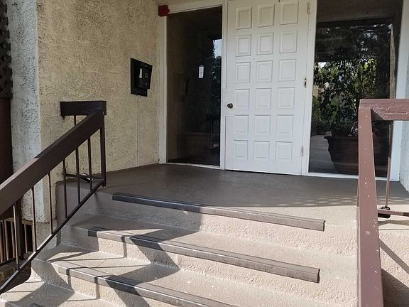 4th image of 11835 Magnolia Blvd #109