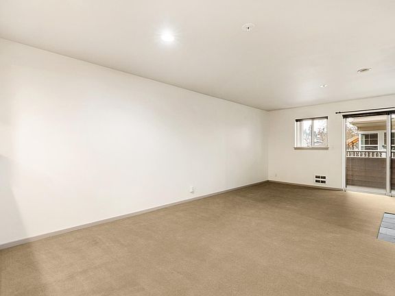 4th image of 6823 Oswego Pl NE #201