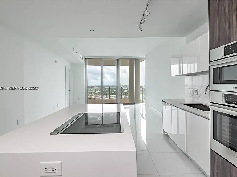 851 NE 1st Ave #2100 — Photo 16