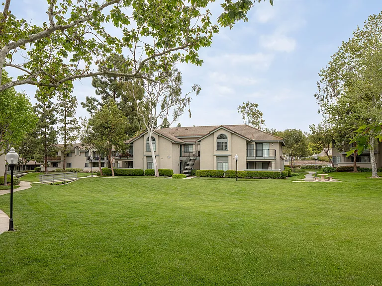 Green Valley Apartments — Photo 19