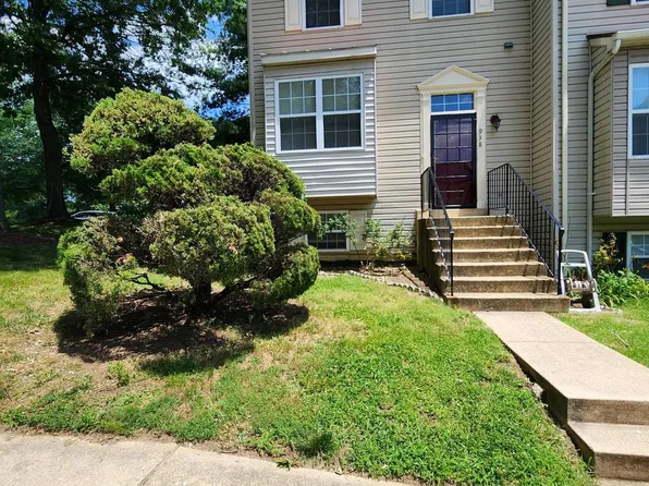 938 Newington Ct, Capitol Heights, MD 20743