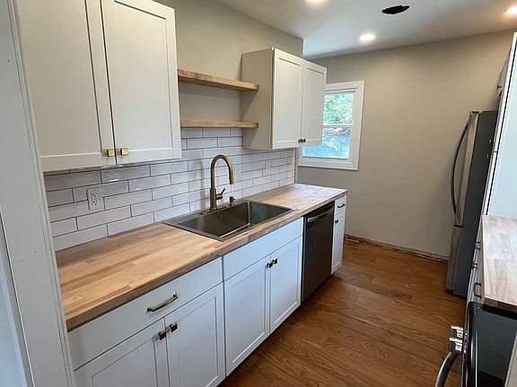 2nd image of 636 Lindemann Dr
