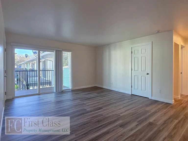 Westview Terrace — Photo 52
