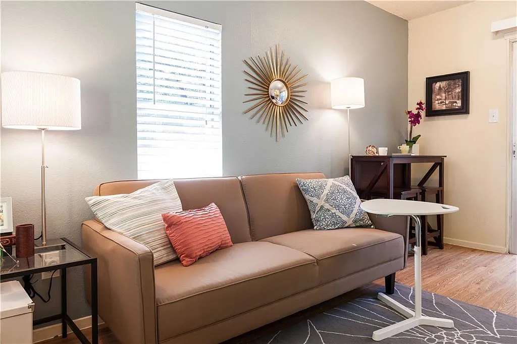 1 bed, 1.0 bath, 409 sqft, $975 — Photo 3