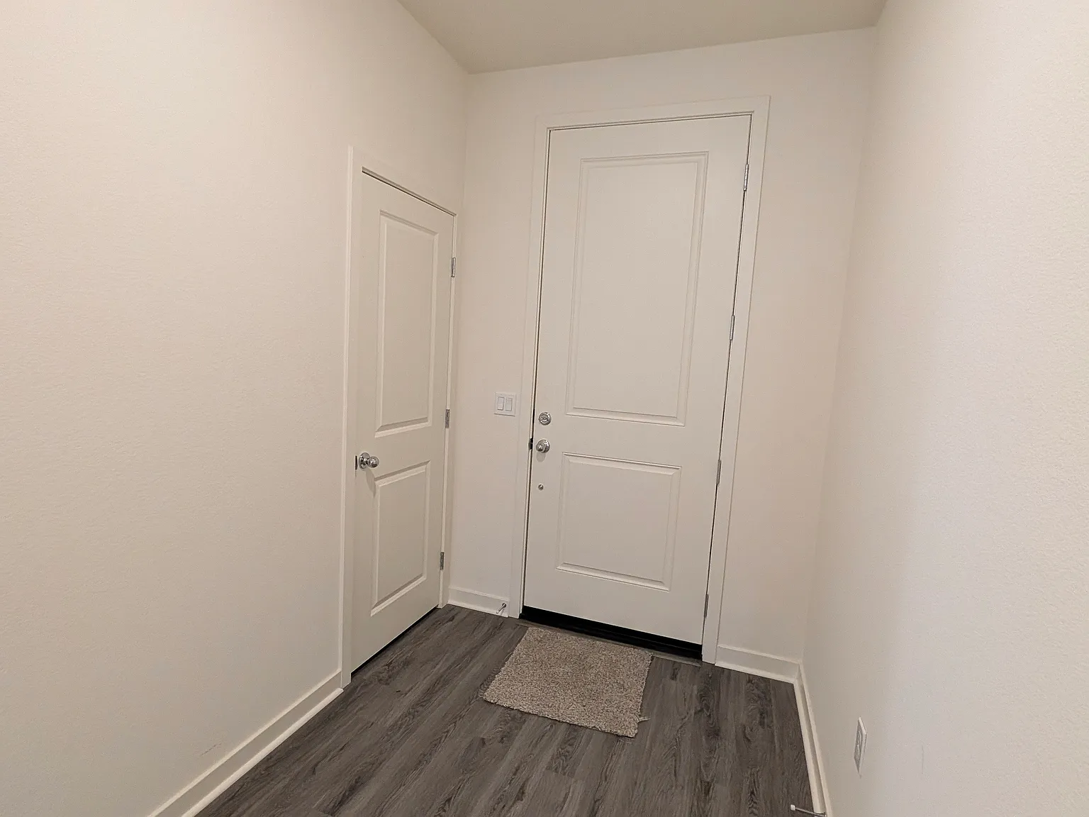 Highlands Dr - 821 — Photo 2