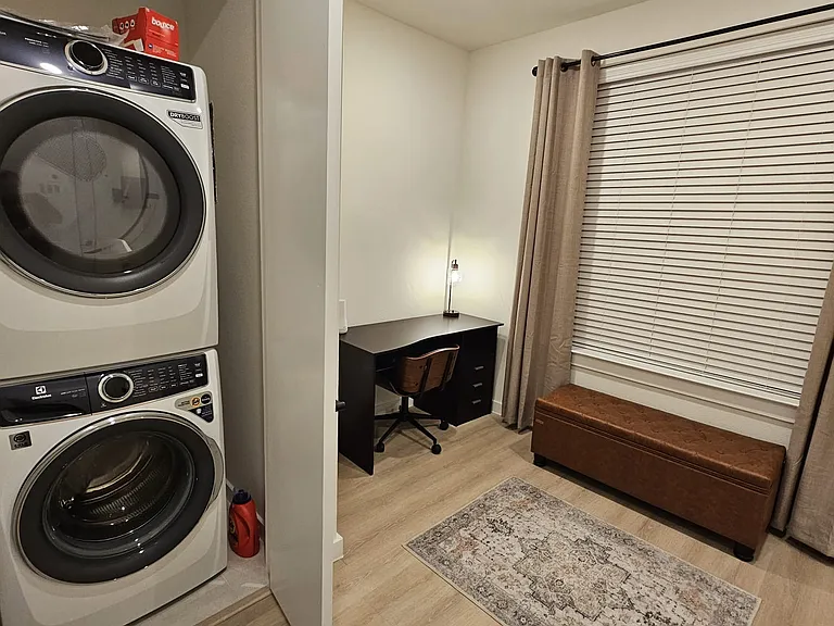 719 E Locust St #3111 — Photo 10