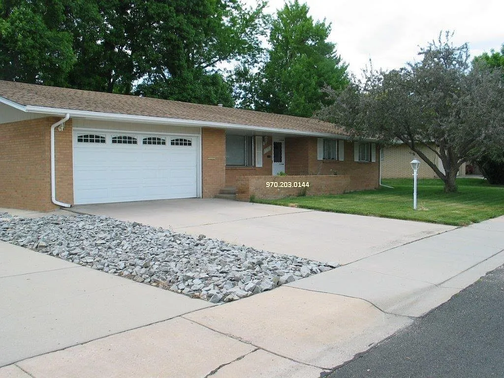 3 bed, 1.5 bath, 1300 sqft, $2,300 — Photo 4