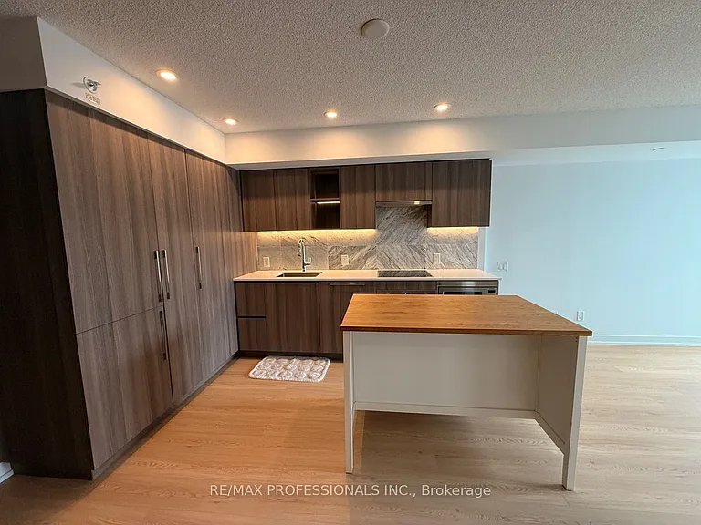 19 Bathurst St #1708 — Photo 7