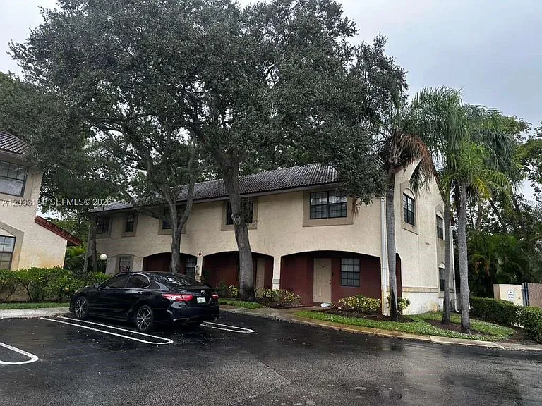 2878 Coral Springs Dr #2878 — Photo 1