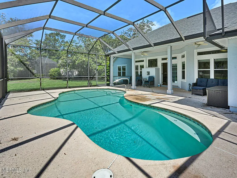 952 Blackberry Ln — Photo 25