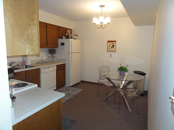 3rd image of 3120 Lundin Dr APT 8